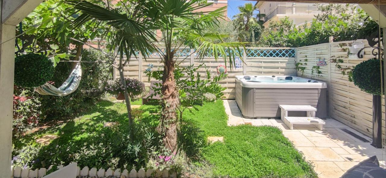 Beachfront House With Private Jacuzzi And Garden Zadar Exterior foto